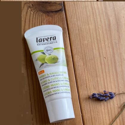 ハンド と ネイルクリーム　ラヴェーラ・スモール